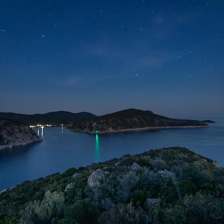 The Port Πόρτο Κουφό